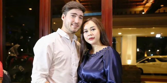 Hamil 7 Bulan, Aura Kasih Jadi Sering Ngemil Beras Mentah