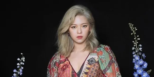 Hanya Fancam Jungyeon TWICE yang Tidak Diunggah M!Countdown dan Inkigayo, Ada Apa?