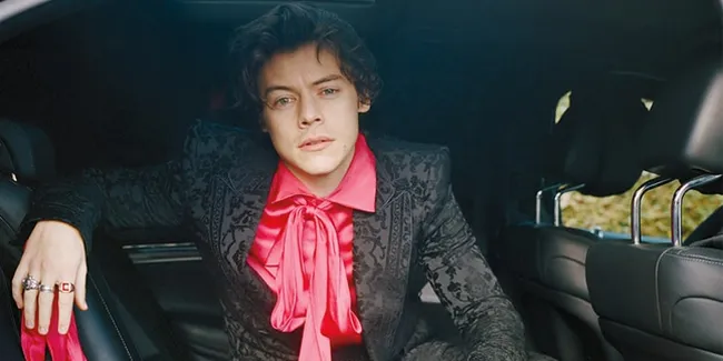 Harry Styles Buka Suara Soal Hubungannya Dengan Taylor Swift