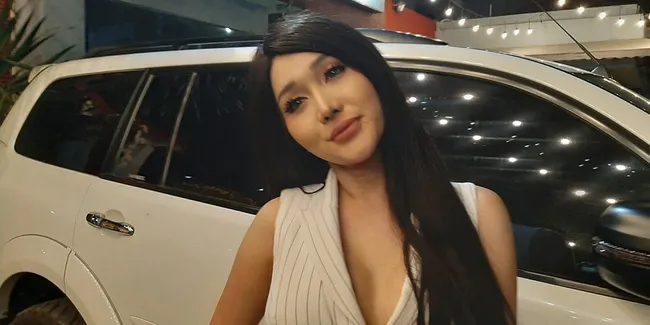 Heboh Mirip Foto Dolly Parton, 5 Pose Lucinta Luna Ternyata Pernah Sama Dengan Sederet Artis Ini