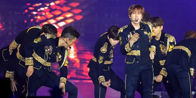 Hebohnya Kejutan 'Panas Dingin' Suju di Indonesia, Bikin Histeris