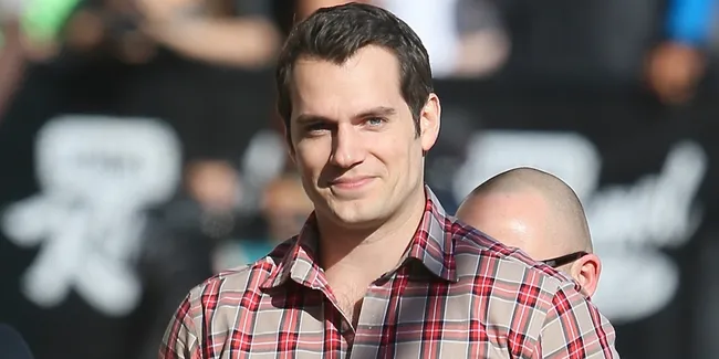 Henry Cavill Dirumorkan Bakal Gantikan Daniel Craig Jadi James Bond