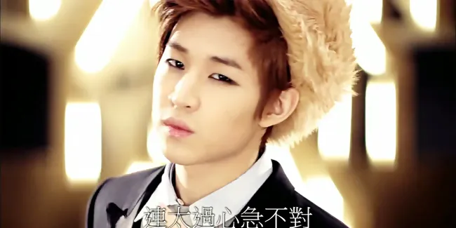 Henry Lau Cover 'Lazy Song' Bruno Mars Dengan Emosional