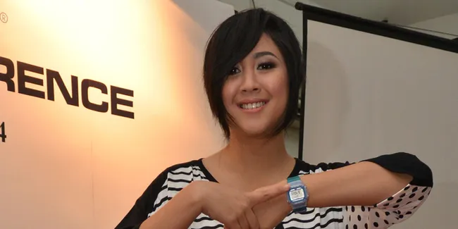 Hobi Belanja Sherina Munaf: Action Figure dan CD Soundtrack