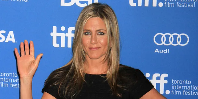 Hubungan Jennifer Aniston - Justin Theroux Bermasalah?
