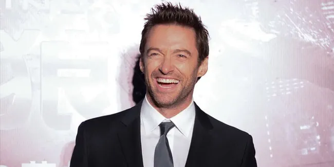 Hugh Jackman Pamer Gaya Rambut Baru di Film 'CHAPPIE'