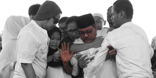 Ibu Meninggal, Rano Karno Disambangi Jokowi di Rumahnya