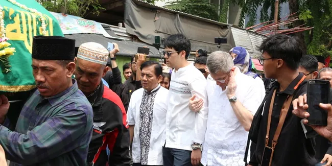 Ibunda Bakal Dimakamkan di Jeruk Purut, Maxime Bouttier Terlihat Tegar