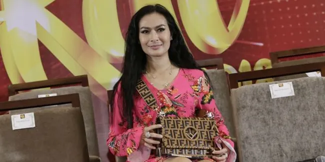 Iis Dahlia Punya Sebutan Khusus Untuk Haters Media Sosial