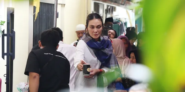 Ikhlas Melepas Kepergian Ibunda, Sosok Luna Maya Berperan Penting Tenangkan Maxime Bouttier dan Ayahnya