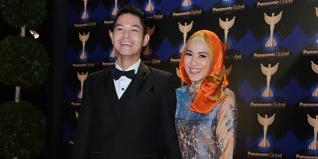 Ini Aktivitas Dude Harlino Saat Alyssa Soebandono Mandi