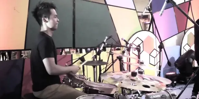 Ini Dia Aksi Drummer Additional NOAH Yang Super Ganteng Rio Alief
