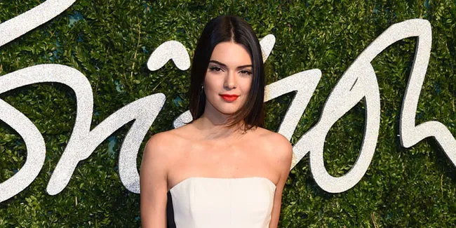Inilah Alasan Mengapa Kamu Harus Cinta Kendall Jenner