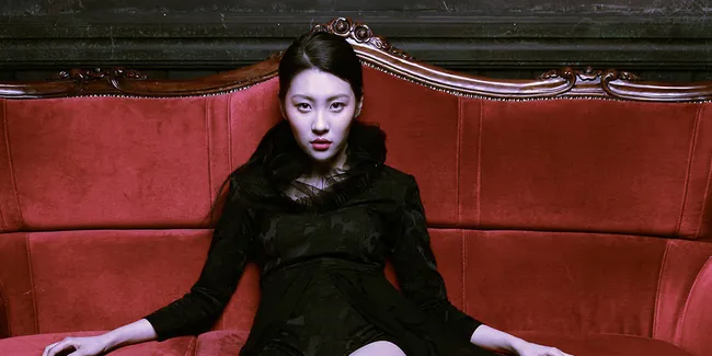 Inilah Alasan Sunmi Perform Telanjang Kaki!