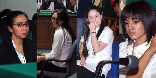 Artis-Artis Cantik Duduk di Kursi Pesakitan