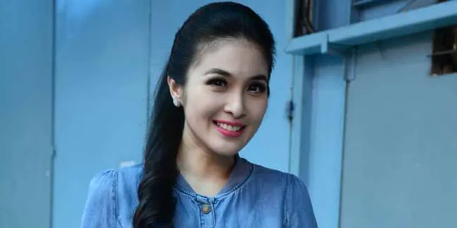 Inilah Gaun dan Mahkota Pernikahan Sandra Dewi, Mewah Elegan