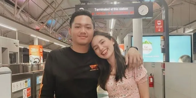 Profil dan Biodata Sarah Menzel Gadis Blasteran Asal Bali Pacar Azriel Hermansyah Yang Manisnya Gak Ketulungan