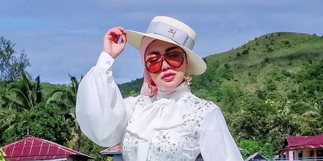 Intip Potret Bella Shofie Pertama Kali Ngemall Selama Pandemi, Curi Perhatian!
