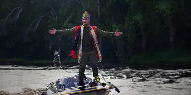 Irfan Hakim Lepas 30 Ekor Ikan Arwana di Danau Sentarum, Dapat Sambutan Hangat Suku Dayak