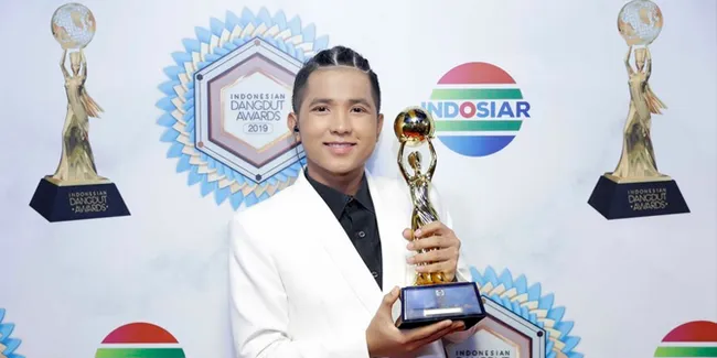 Jadi Pendatang Baru Terfavorit IDA 2019, Jirayut Ingin Bawa Ibu ke Mekkah