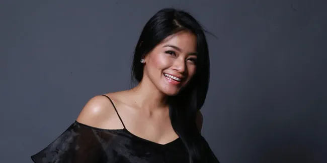 Jadi Teladan Anak, Titi Kamal Hati-hati Menjaga Lisan