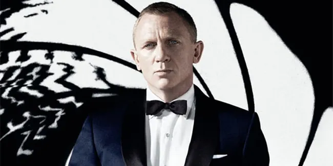 James Bond 'Kuasai' Poster Terbaru 'SKYFALL'