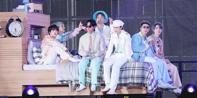 Jangan Ngaku ARMY Sejati Kalau Belum Punya Photobook Spesial BTS yang Satu Ini