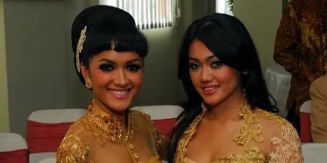 Jelang Ramadan, Nia Anggia D'Perez Nyekar ke Makam Mendiang Julia Perez dan Dikritik Karena Ini