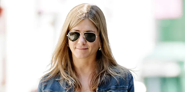 Jennifer Aniston Hamil Anak Justin Theroux?