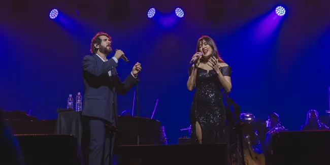 Josh Groban Duet Bareng Raisa di Jakarta, Konser Gems World Tour 2026 Bikin Penonton Terpukau