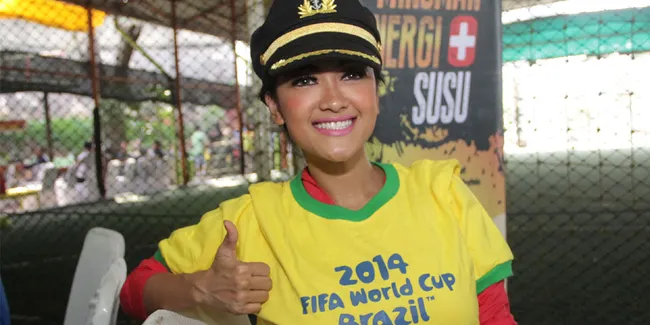 Julia Perez: Pesepakbola Itu Enak!