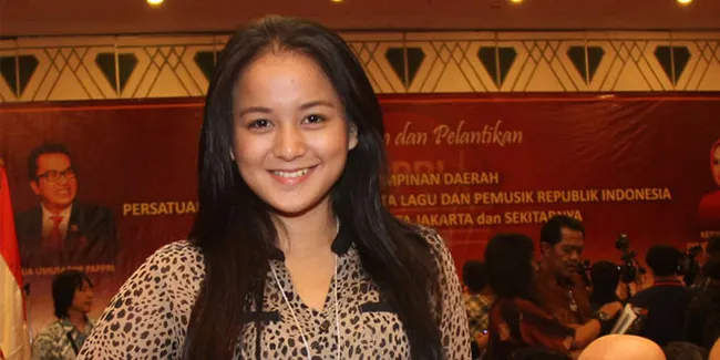 Juwita Bahar Tiru Ibunda Nikah Muda