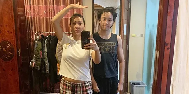 Kalina Ocktaranny Pamer Foto Azka Corbuzier Pakai Jas, Gagah & Ganteng Banget!