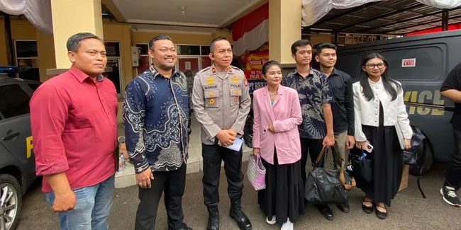 Karina Ranau Kejar Keadilan, Datangi Polsek Pancoran Minta Penambahan Pasal untuk Pelaku Penganiayaan