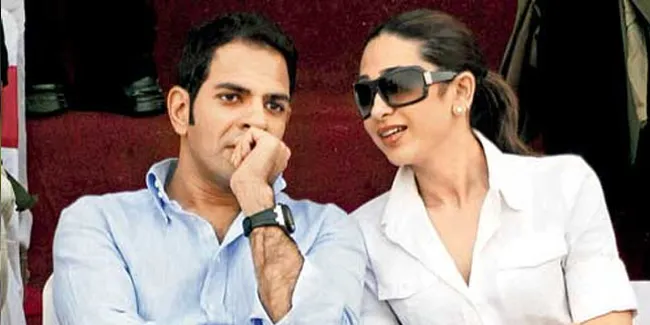 Karisma Kapoor Tak Izinkan Suami Bertemu Anak Sebelum Dapat Uang?