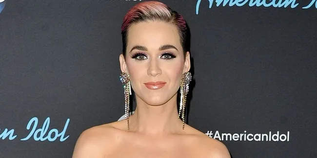Katy Perry Dapat Hadiah Nugget Dari Fans Indonesia, OMG Jamuran!