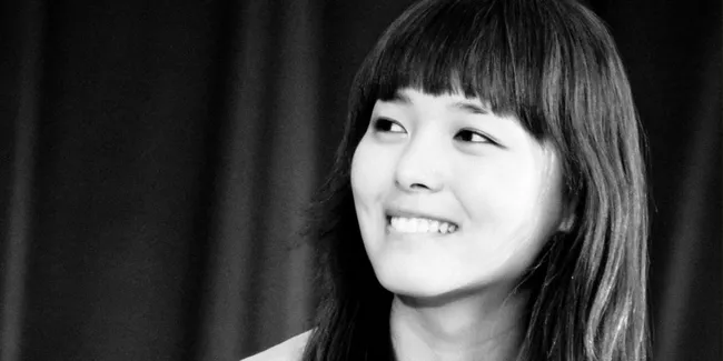 Ke Kantor Agensi, Sunye Wonder Girls Ajak Putri Kecilnya