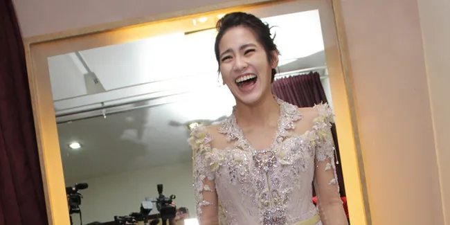 Keluarga Alyssa Soebandono Kirimkan Air Siraman ke Dude Harlino