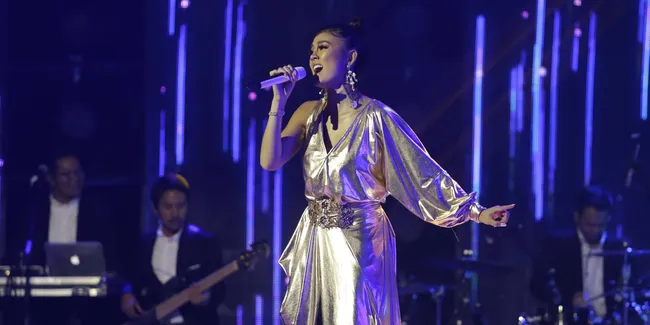 Kesehatan Kurang Baik, Agnez Mo Tetap Tampil Sempurna Di Christmas The Greatest Love Concert