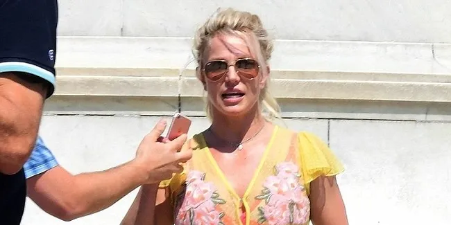 Kesehatan Sang Ayah Memburuk, Britney Spears Jalani Perawatan Mental
