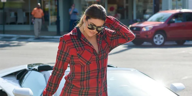 Khloe Kardashian Rela Tinggalkan Pacar Demi Rawat Lamar Odom