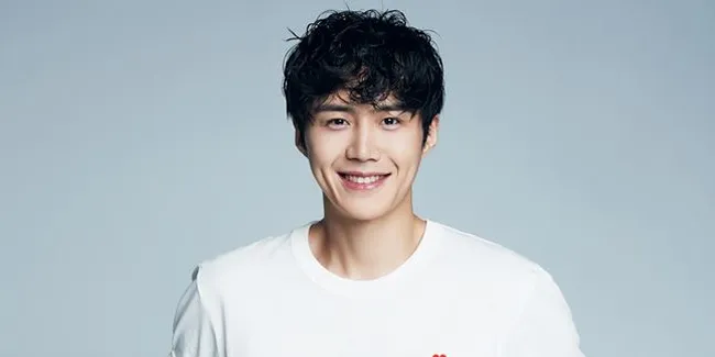 Kim Seon Ho Akan Rilis Single Bertajuk 'Because It's You' dengan MV dan Lirik Yang Ditulis Sendiri