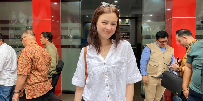 Kimberly Ryder Bahas Hubungan Beda Usia, Jadikan Luna Maya dan Maxime Bouttier Contoh Nyata