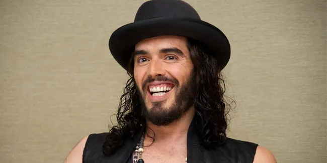 Kisah Tersembunyi Russell Brand - Mila Kunis