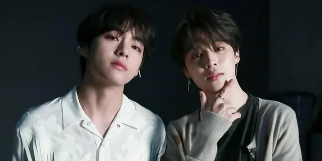 Kocak! Alasan Jimin BTS Tindik Telinga Ternyata Karena V, Kok Bisa?
