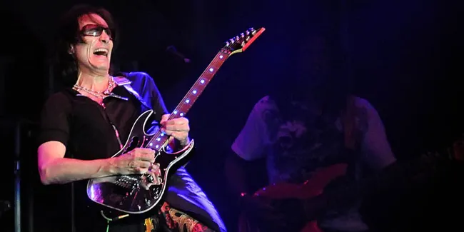 Konser di Indonesia, Steve Vai Minta Maaf