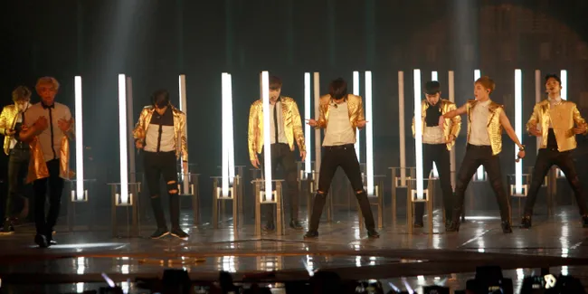Konser Luar Biasa EXO Ngomong Bahasa Indonesia - Makan Semangka