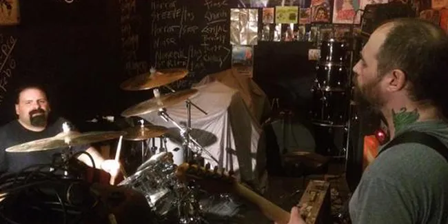 Kritik Kapitalis, Napalm Death Sisipkan Pesan Dalam Video Terbaru
