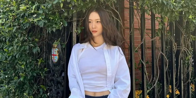 Krystal Debut Solo Lewat Single 'Solitary'