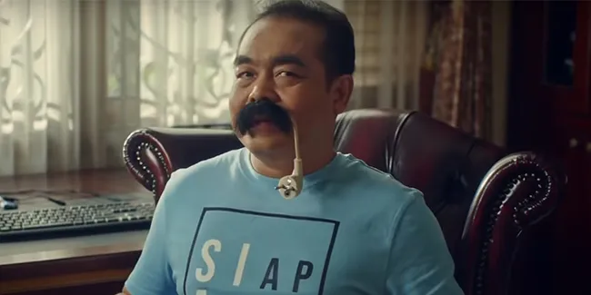 Kumis Adam Suseno Ternyata Berfungsi Sebagai 'Kantong Ajaib', Simpan PS5 Hingga Sepeda!